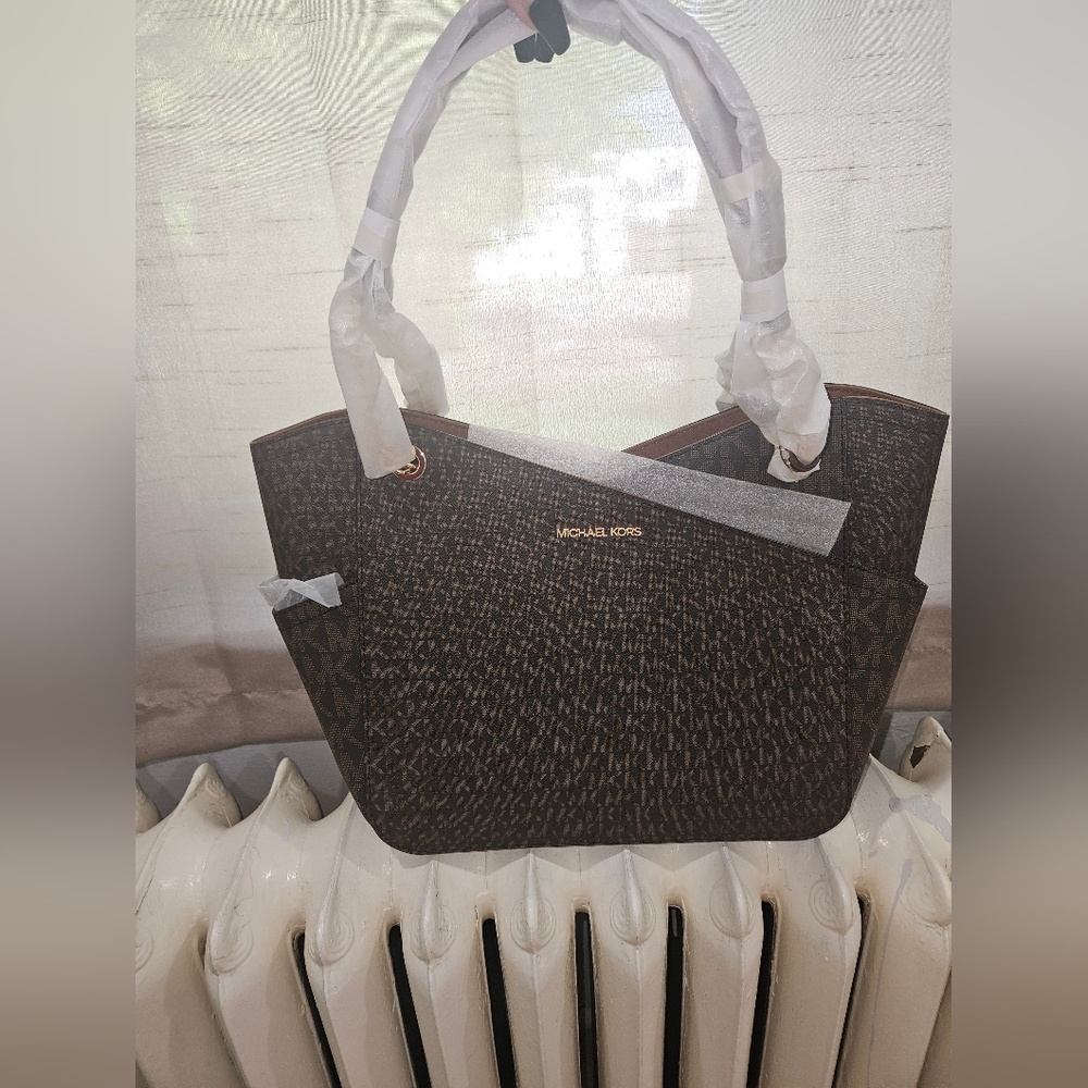 NWT MICHAEL KORS TOTE